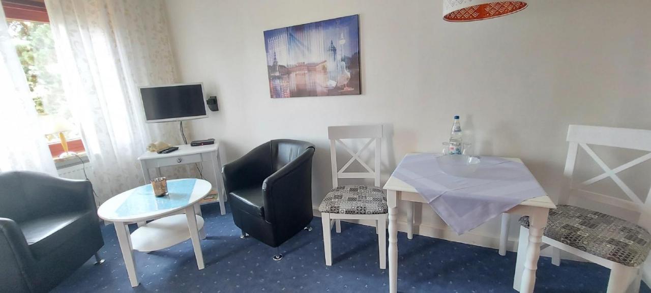 Ferienwohnungen Parkschloesschen Bad Pyrmont Exteriör bild